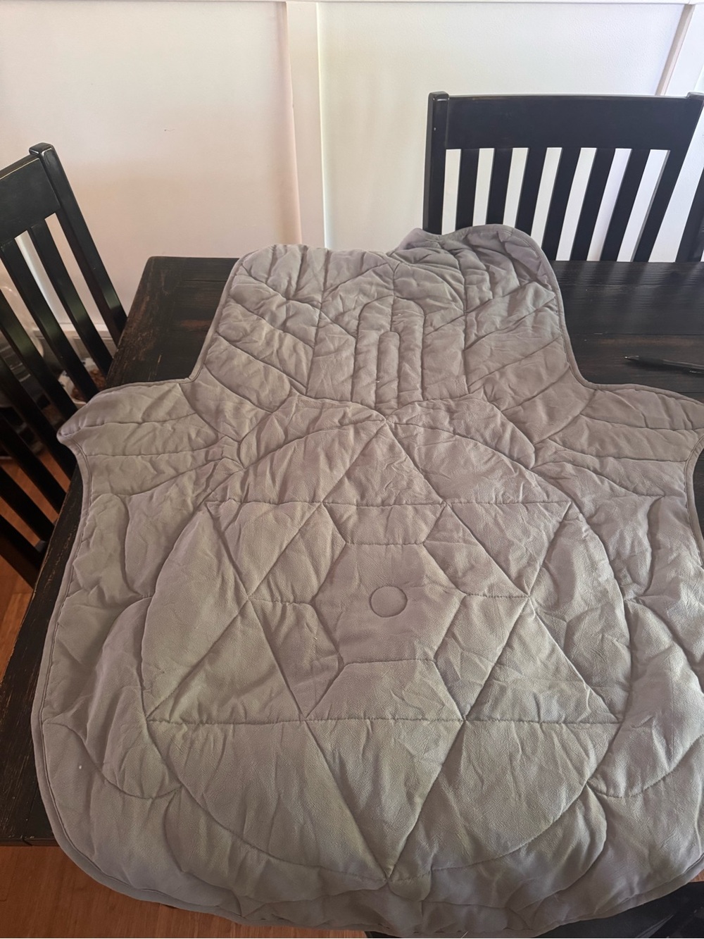 Quilted Gray Throw Blanket — Plush Geometric Comfort